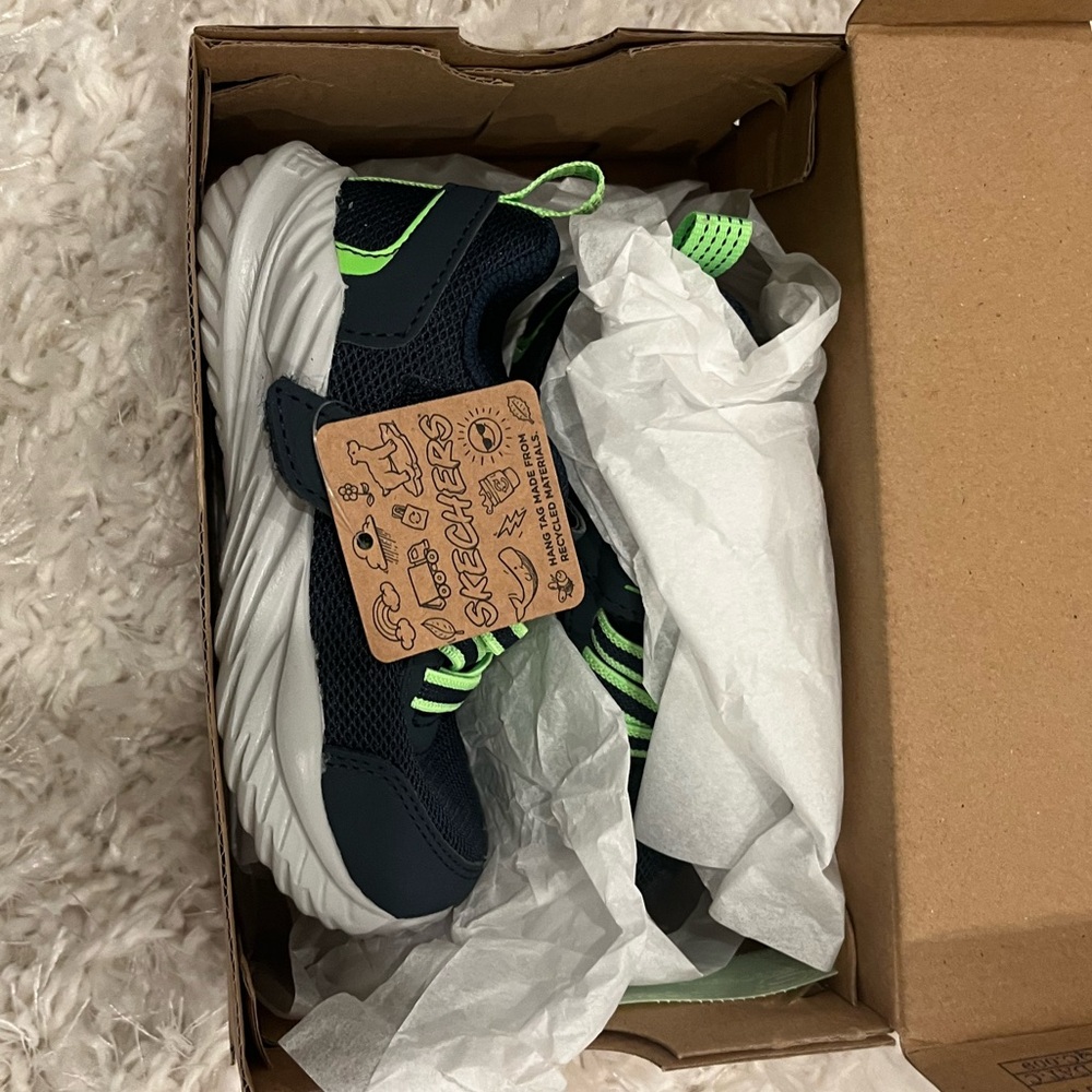 Skechers Sneakers - Size 7 Toddler - NWT